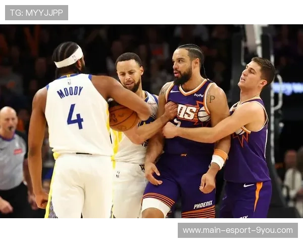 勇士成功逆转太阳，库里与穆迪的关键表现帮助球队复苏，勇士gm谈库里